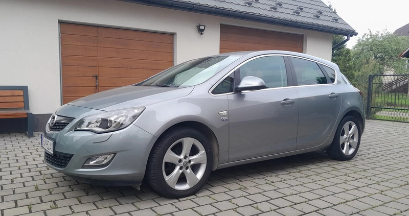 Opel Astra cena 26900 przebieg: 213000, rok produkcji 2010 z Sułkowice małe 301